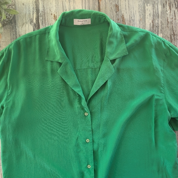 Aritzia Babaton Academy Silk Short Sleeve Blouse Green Women's Medium - Picture 7 of 7